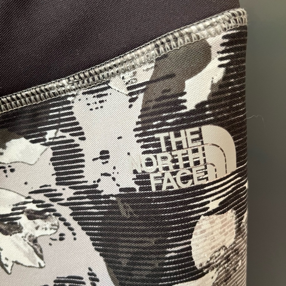 The North Face Flashdry Cropped Athletic Leggings - Picture 2 of 8